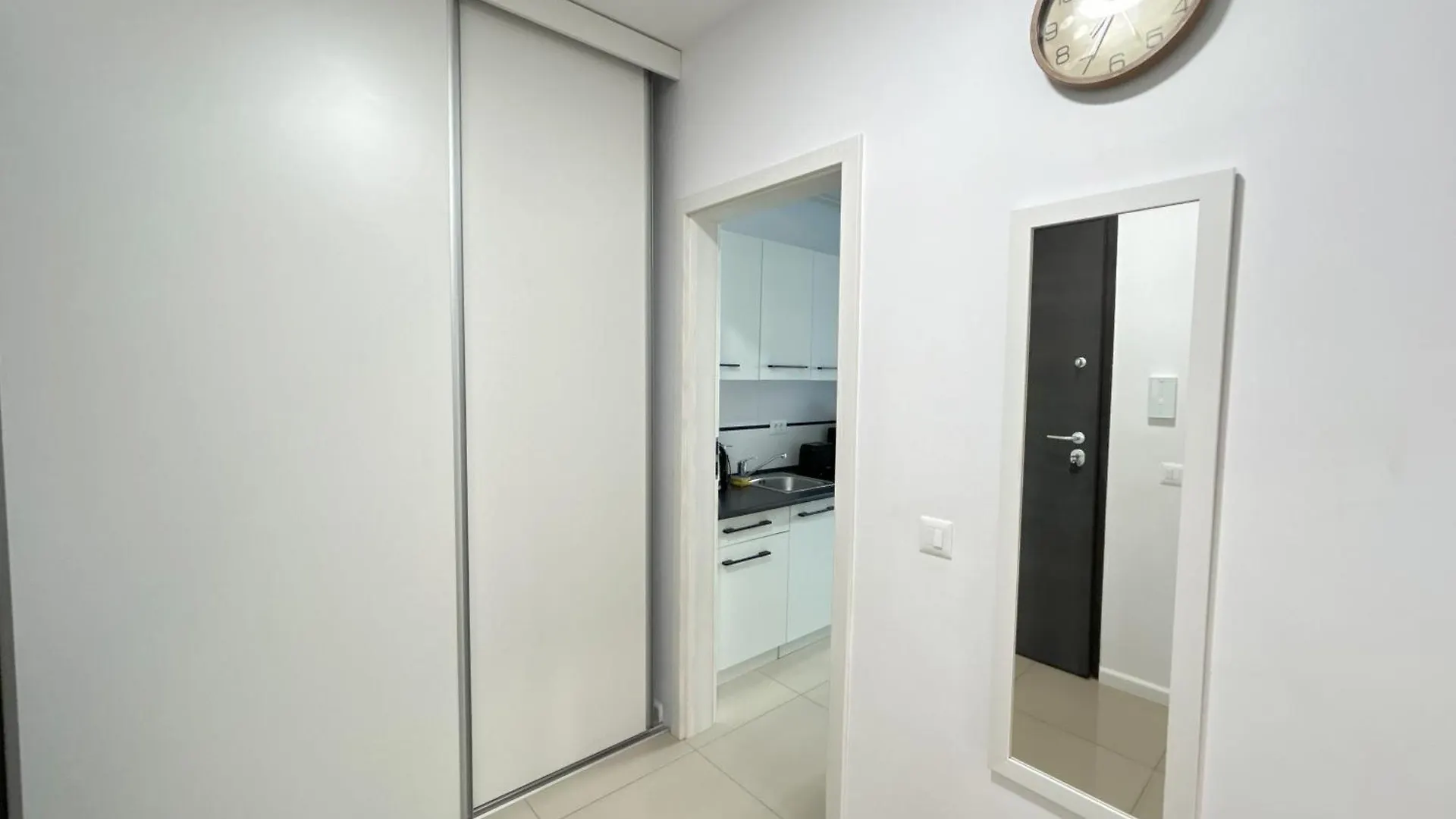 Urban Retreat With Balcony At Exigent Plaza - 06 Apartment Bucharest