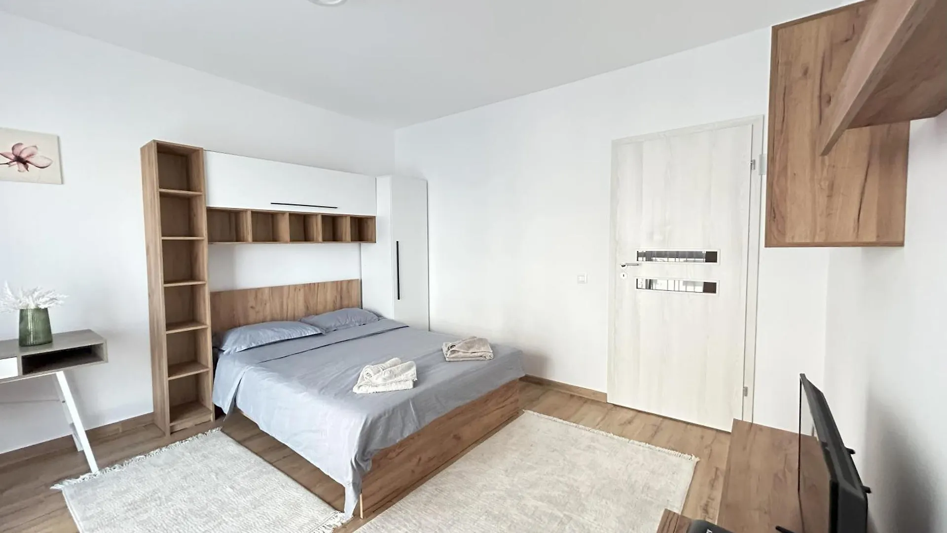 Urban Retreat With Balcony At Exigent Plaza - 06 Apartment Bucharest